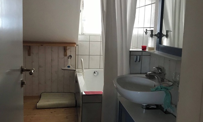 Oberturkheim Condominio | Beautiful 3 room apartment, 75 sqm