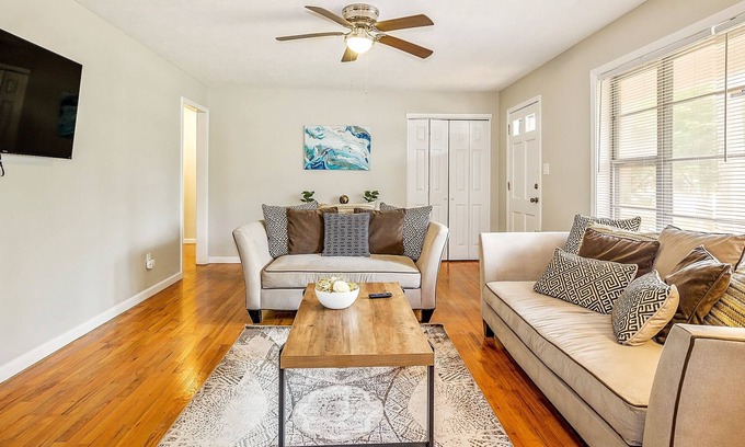 Fayetteville Casa | Beautiful 3BD Minutes To Fort Bragg~Fayetteville