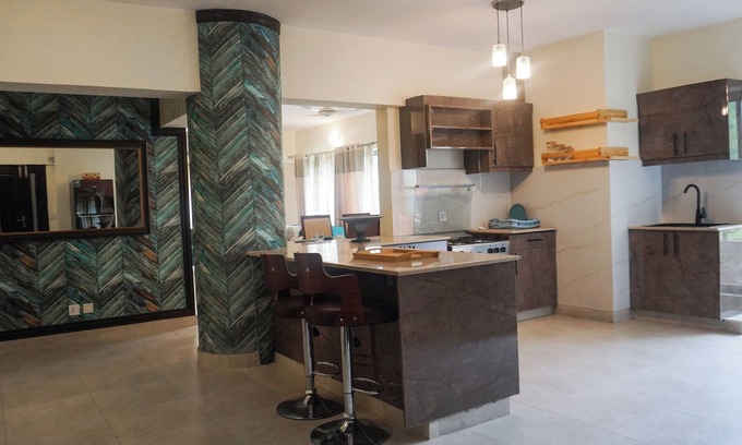 Khokhar Maira Apartamento | Beautiful 3Bed Apt surrounded by Serene Nature