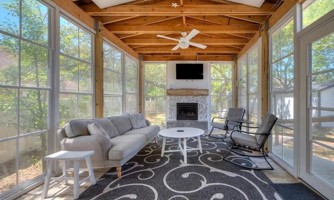 Yaupon Beach Casa | Beautiful 3BR,1Full BA, 2 Half BA - Hot tub, Walk to Beach, Dog Friendly, Sleeps