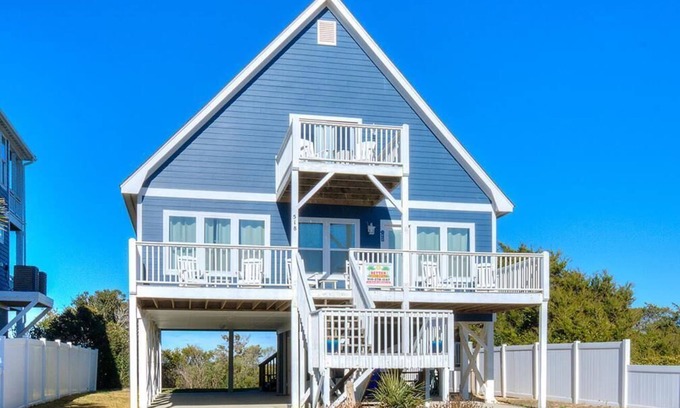 Caswell Beach Casa | Beautiful 3BR/2BA House, 2nd Row with ocean & icw views, Dog Friendly, Sleeps 10