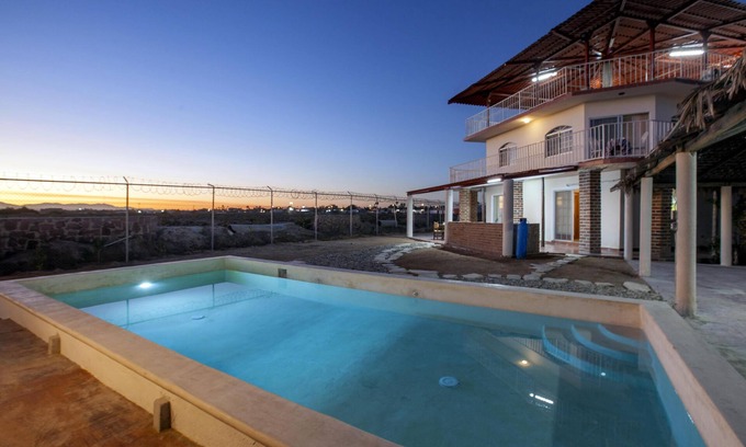 El Centenario Casa | Beautiful 3Br/3Ba home, totally equipped with pool, great for familes!