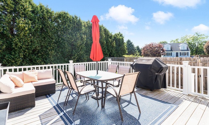 Newport East Casa | Beautiful 3BR updated home near Newport