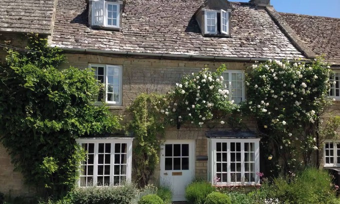 Bledington Casa | Beautiful 4 bedroom character cottage in Bledington nr Stow on Wold Oxfordshire