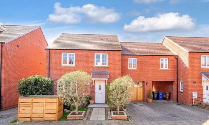 Bicester Casa | Beautiful 4 bed home close to Bicester Village