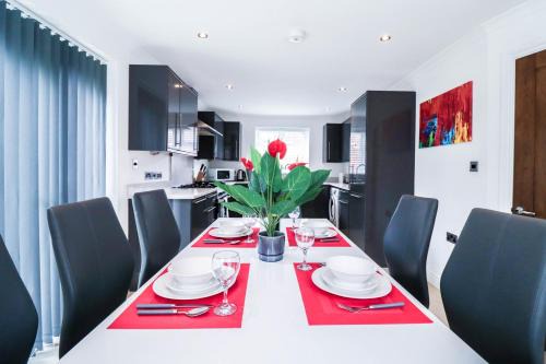 Woodley Apartamento | Beautiful 4 Bed House Free WIFI