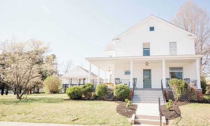 Victoria Casa | Beautiful 4 Bedroom, 2 Bath Home in Victoria, VA