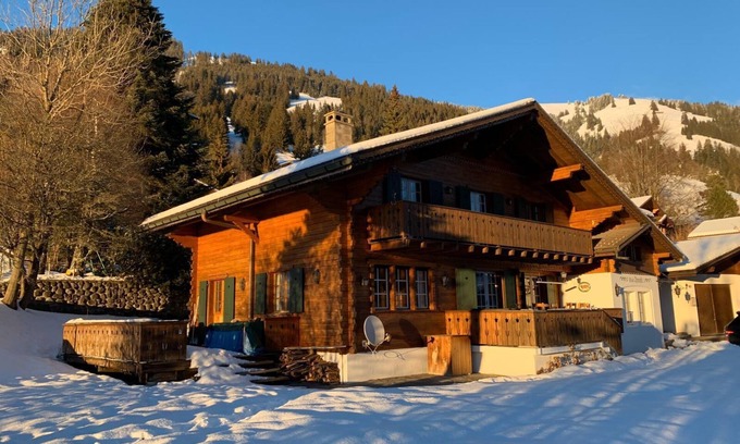 Rougemont Chalet De Esquí | Hermoso Chalet de 4 dormitorios para alquilar en el elegante Rougemont, Centro de esquí de Gstaad Región