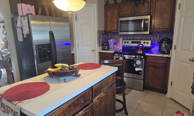 Deltona Lakes Casa | Beautiful 4-bedroom house ,AC and WiFi in Deltona, 35 min from Disney,Universal