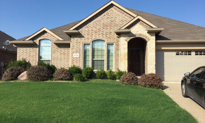 Mansfield Casa | Beautiful 4 bedroom spacious home for your dream vacation