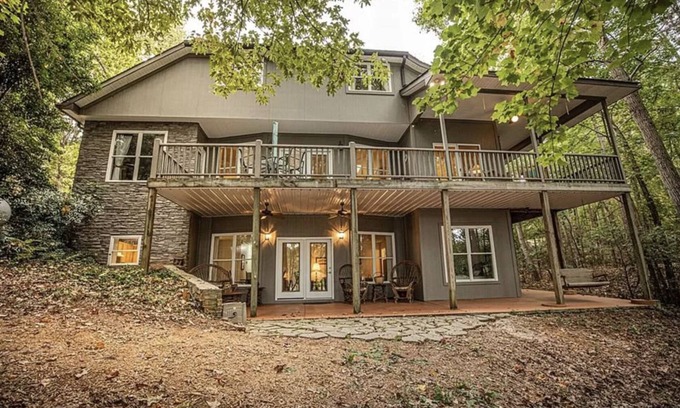 Westminster Casa | Beautiful 4 bedroom home on Lake Hartwell