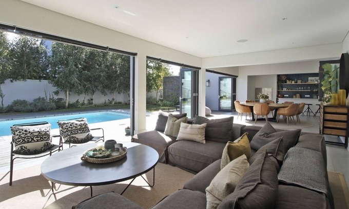 Constantia Villa | Beautiful 4 bedroom villa in Constantia estate