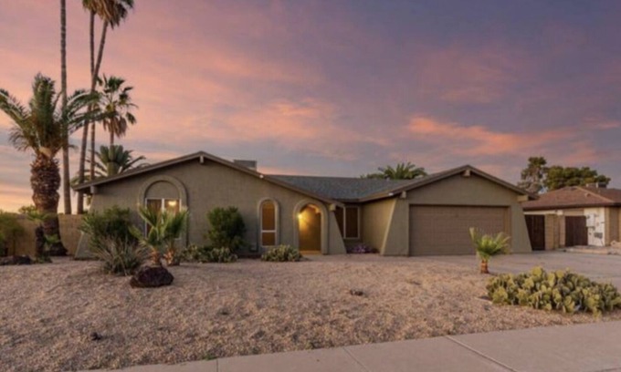 Glendale Casa | Beautiful 4 BR, stunning Pool- Close to Spring Training & State Farm Stadium