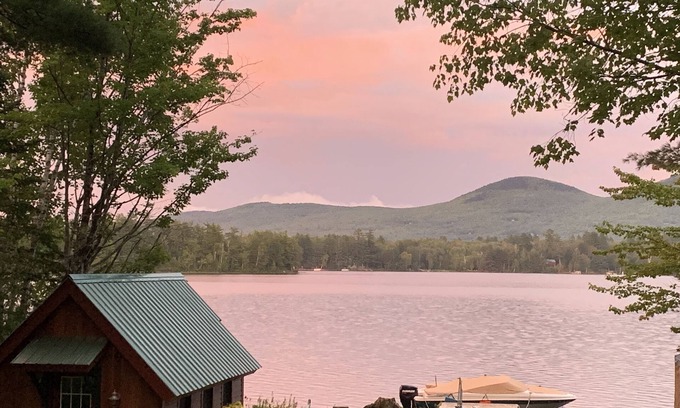North New Portland Casa | Beautiful 4 Season, Maine Lakefront Home, easy drive to Sugarloaf & Saddleback.