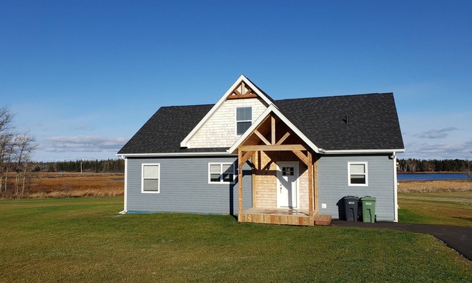 Brackley Beach Casa | Beautiful 5 Bedroom house/cottage with waterview.