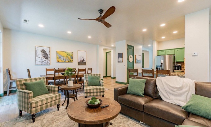 Ponderosa Trails Casa | Beautiful 5 Bedroom Flagstaff Home w/ Private Spa