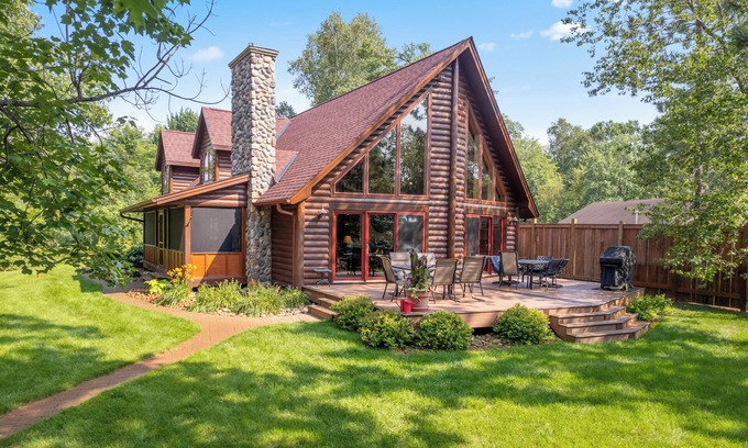 Crosslake Cabina | Beautiful 5-bedroom house in Enchanting Crosslake -Pontoon Incl with 7 day stay!