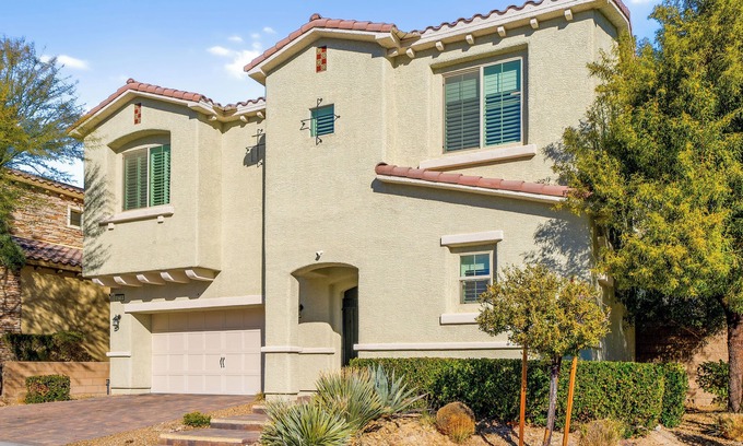 Las Vegas Casa | Beautiful 5 bedroom home for long term stays