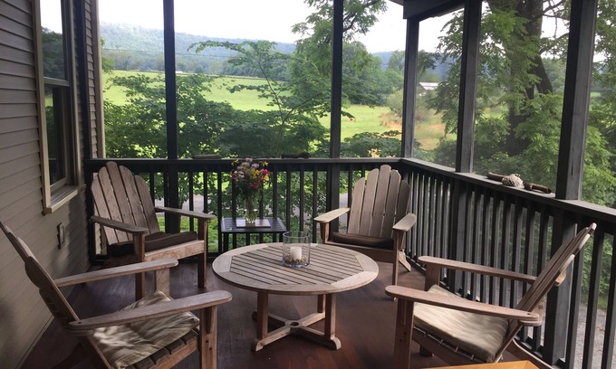Centre Hall Casa | Beautiful, 5-bedroom country home10 minutes from Penn State and the Stadium