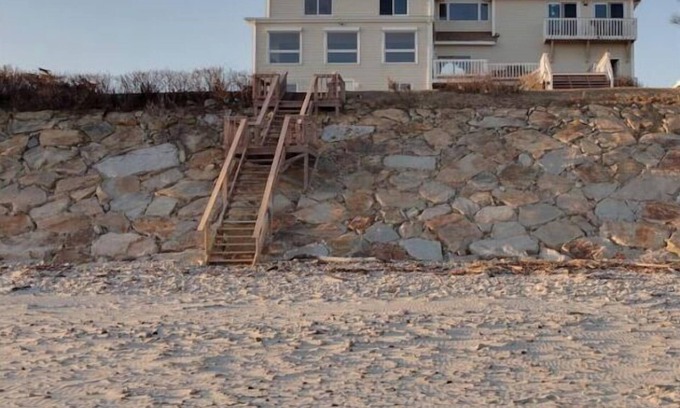Plymouth Casa | Beautiful 5 BR 3 Bath Ocean Front with Private Beach!