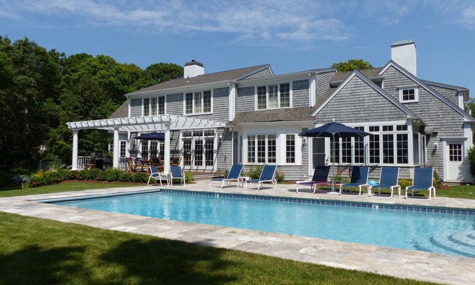 Osterville Casa | Hermosa casa de 5 *. Duerme 13. Piscina climatizada, bicicleta a la playa y pintoresco pueblo