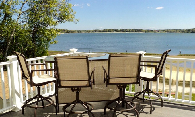 Buzzards Bay Casa | Hermosa 5BR Cape Cod Beach Front Modern Home w / Gorgeous Panoramic Water Views