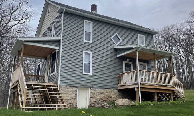 Jefferson Township Casa | Beautiful 5br home - close to ski resorts!