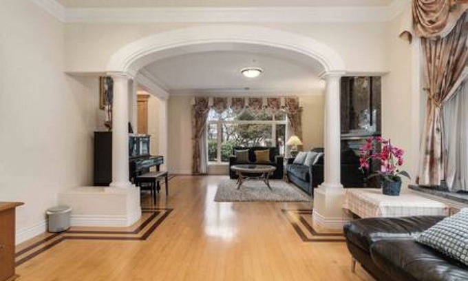 Oakridge Casa | Beautiful 6 BD House in a Desirable Neighborhood
