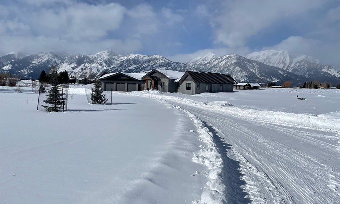 Jackson Hole Casa | Beautiful 6-bedroom ranch at the foot of the Grand Teton Mountains.
