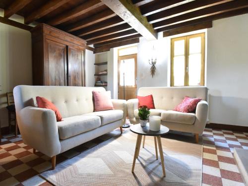Chantenay-Saint-Imbert Casa | Beautiful authentic holiday home with pool