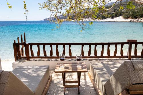 Aliki Casa | Beautiful Alice Luxury Suites