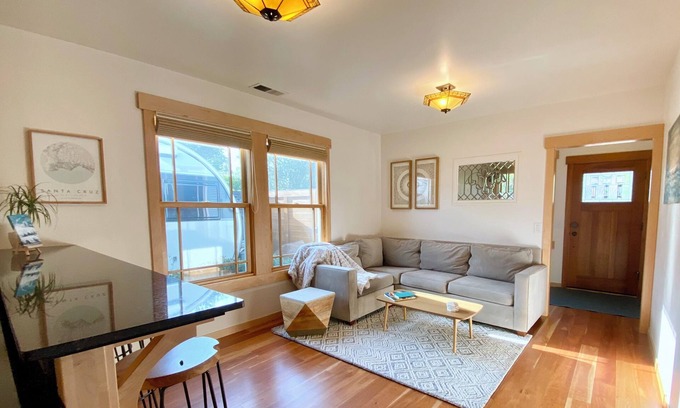 Bananna Belt Casa | Beautiful and Clean 1920s Seabright Retreat - Perfect Central Location
