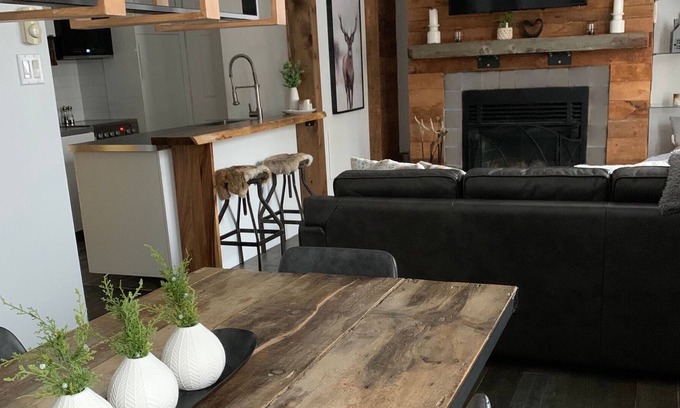 Mont-Tremblant Pedestrian Village Condominio | Beautiful and cozy ski-in| ski-out condo in Mont-Tremblant's pedestrian village