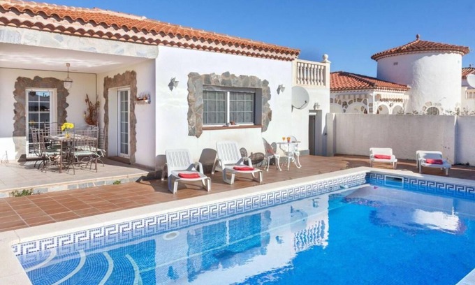 Miami Platja Villa | BONITA Y COMODA VILLA EN MIAMI-PLAYA (Costa Dorada) CON PISCINA PRIVADA, 6 PERS.