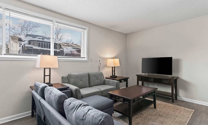 Jerome Apartamento | Beautiful and Cozy Apartment in Springfield- 2 Bedroom