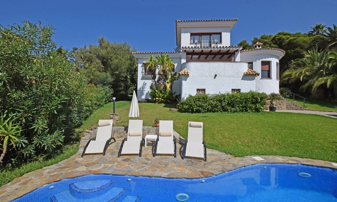 Atlanterra Chalet De Esquí | Precioso y acogedor Chalet con piscina, ideal para una familia. 6 Pax.