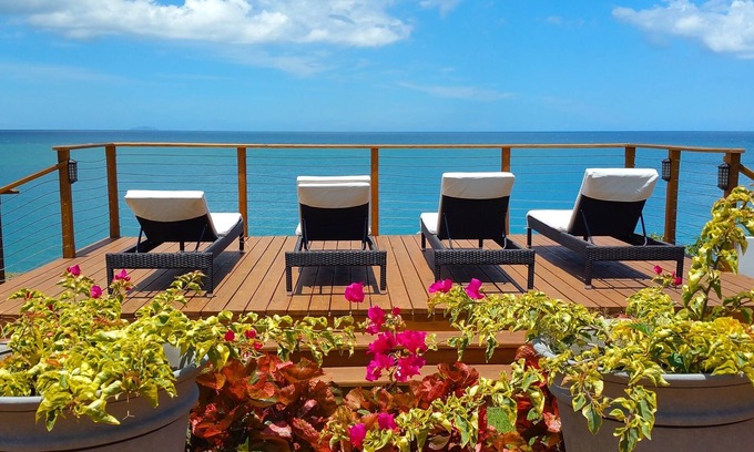 Borinquen Casa | HERMOSA Y ELEGANTE 5 hab CASA FRENTE AL MAR CON ACCESO DIRECTO A LA MAR