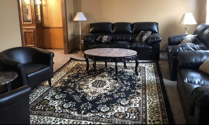 Parma Casa | Beautiful and large family home!