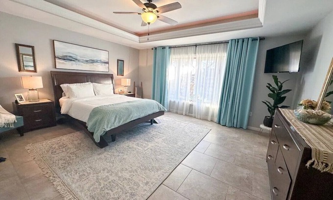 Waynesville Casa | Beautiful and Spacious 5-bedroom home in Waynesville-Close to Fort Leonard Wood