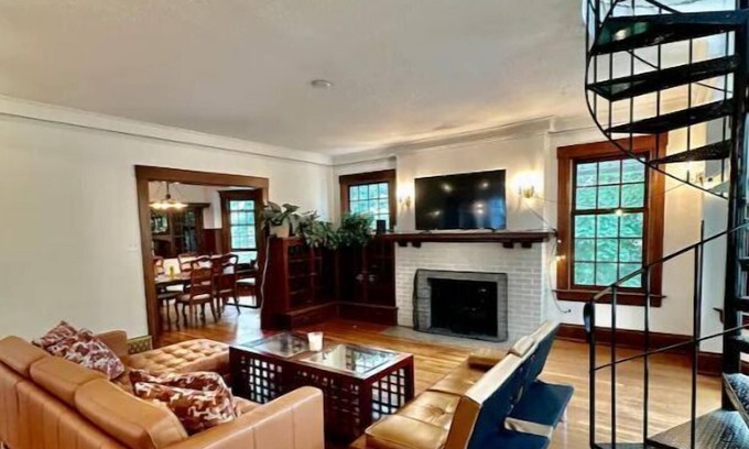 Upper East Side Apartamento | Beautiful and Spacious 3BR plus Garage