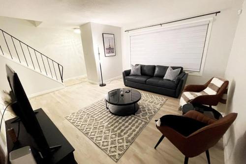 East Kildonan Casa | Beautiful and Spacious 3 BDR 3 Beds Home