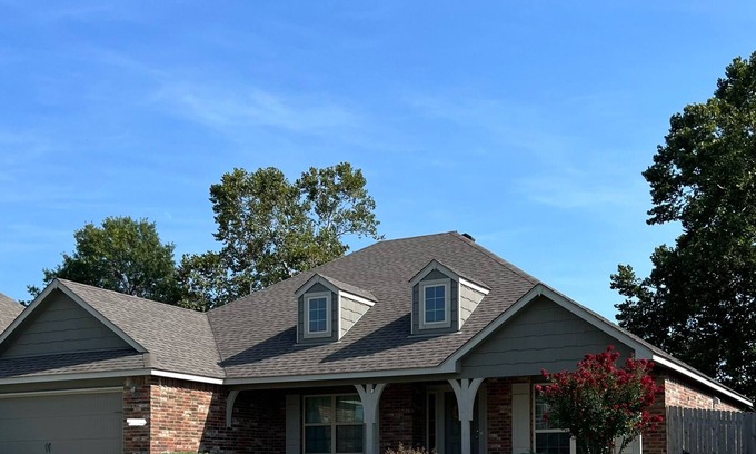 Tulsa Casa | Beautiful and spacious 3 bedroom, 2 bathroom home w/perfect central location!