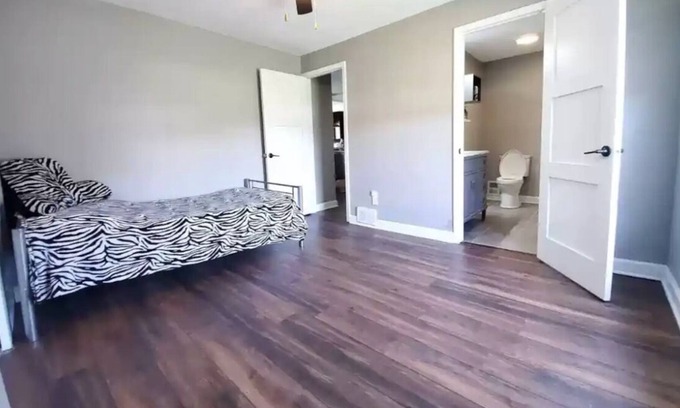 Fox Valley Casa | Beautiful and Spacious Home in Aurora