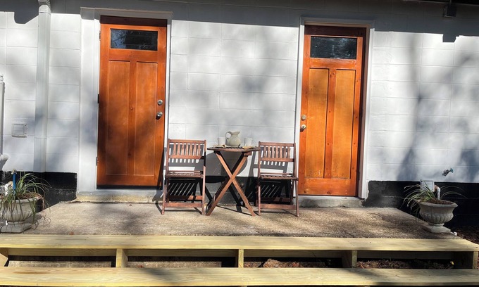 Griffin Heights Casa | Beautiful and Very Clean Remodel! Close to FSU, Down Town Area and Restaurants