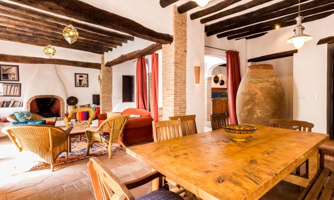 Pinos del Valle Villa | Preciosa Casa Andaluza con piscina barbacoa