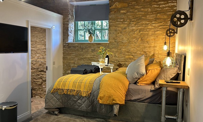 Northampton Apartamento | Beautiful Annex in Old Barn with King Size Bed, Ensuite, Kitchen and Dining Area