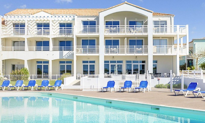 Chateau-d'Olonne Apartamento | Bonito apartamento para 2 personas con piscina, WIFI, TV, terraza, mascotas permitida y aparcamiento