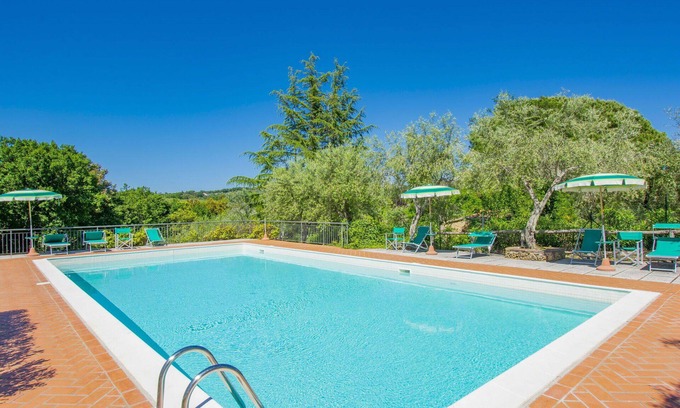Casale Marittimo Apartamento | Acogedor apartamento para 6 personas con WIFI, piscina, TV, patio, mascotas permitida y aparcamiento