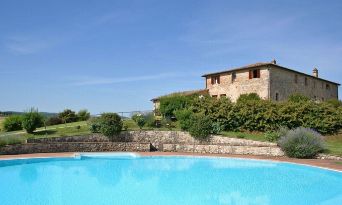 Monteroni d'Arbia Apartamento | Hermoso apartamento con WIFI, piscina, vista panorámica y aparcamiento, cerca de Siena