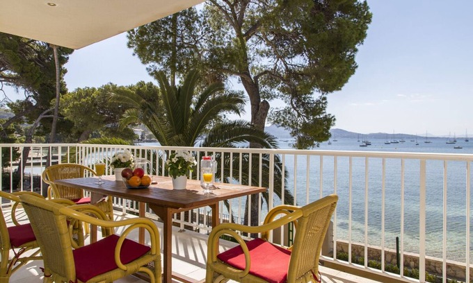 Puerto de Pollensa Apartamento | Precioso apartamento primera linea de mar